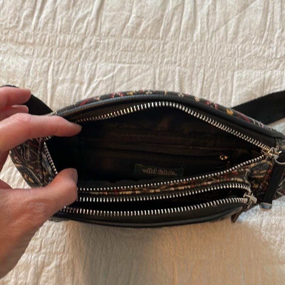 Wild Fable Fanny Pack/Crossbody Bag - Picture 3 of 6